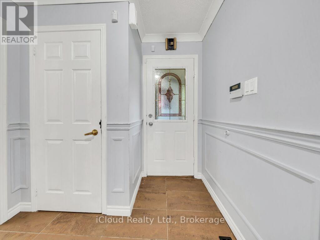 41 Mount Pleasant Drive, Brampton, Ontario  L9Z 2P3 - Photo 8 - W13240806