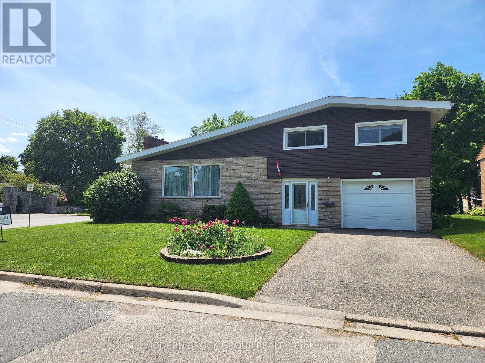 2 Woodlawn Place, Brockville, Ontario  K6V 2Z2 - Photo 2 - X13245480