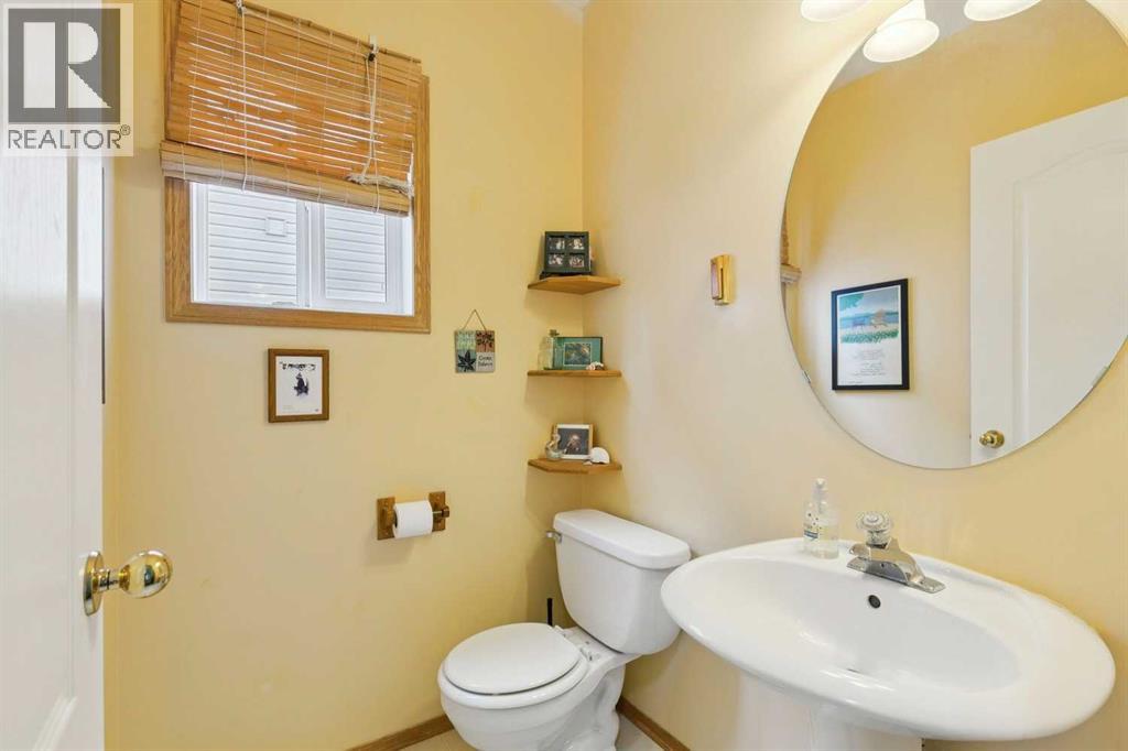 23 Tuscarora Close Nw, Calgary, Alberta T3L 2B7 - Photo 13 - A2317670