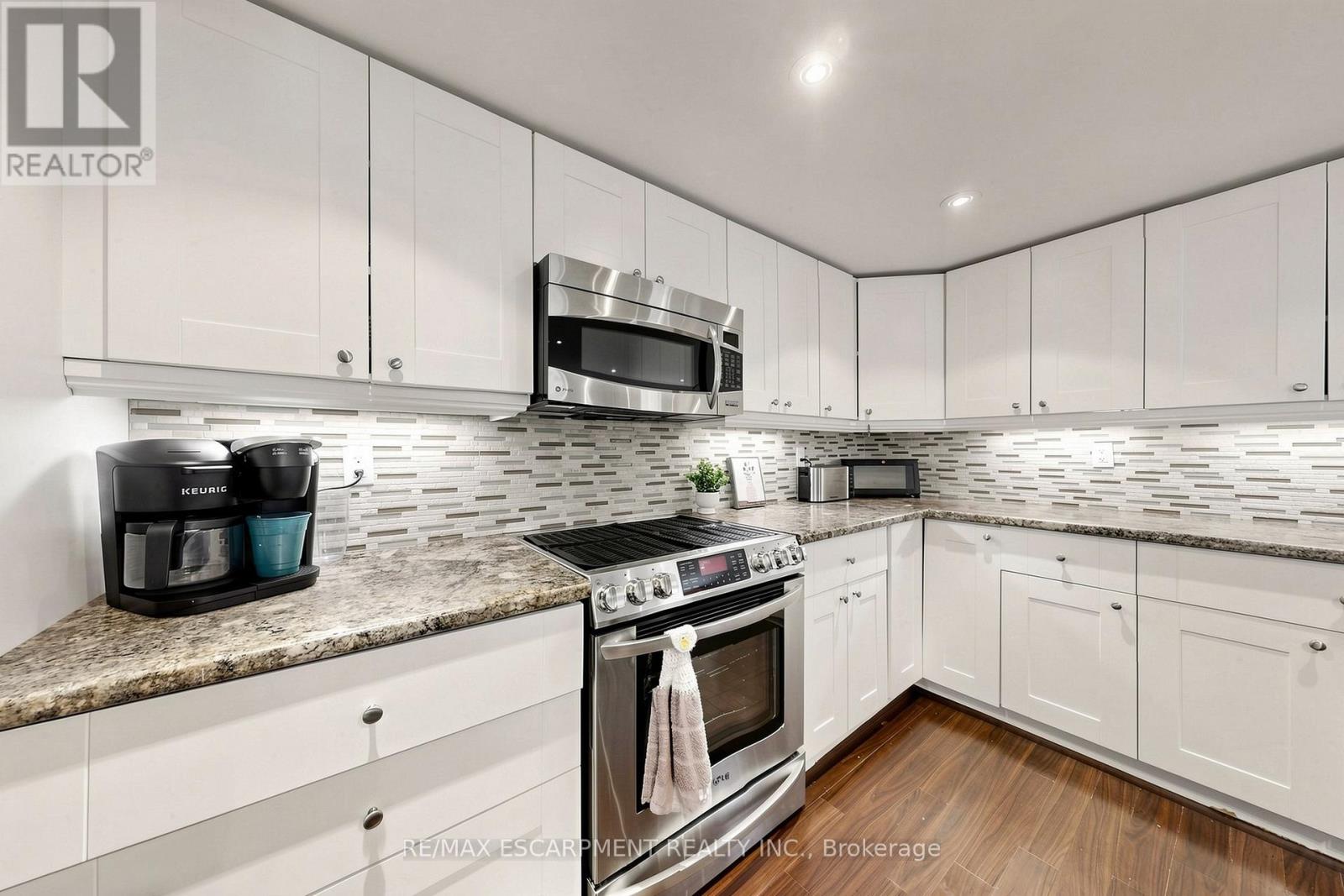 7 Windermere Avenue, Hamilton, Ontario  L8H 7G3 - Photo 10 - X13245474
