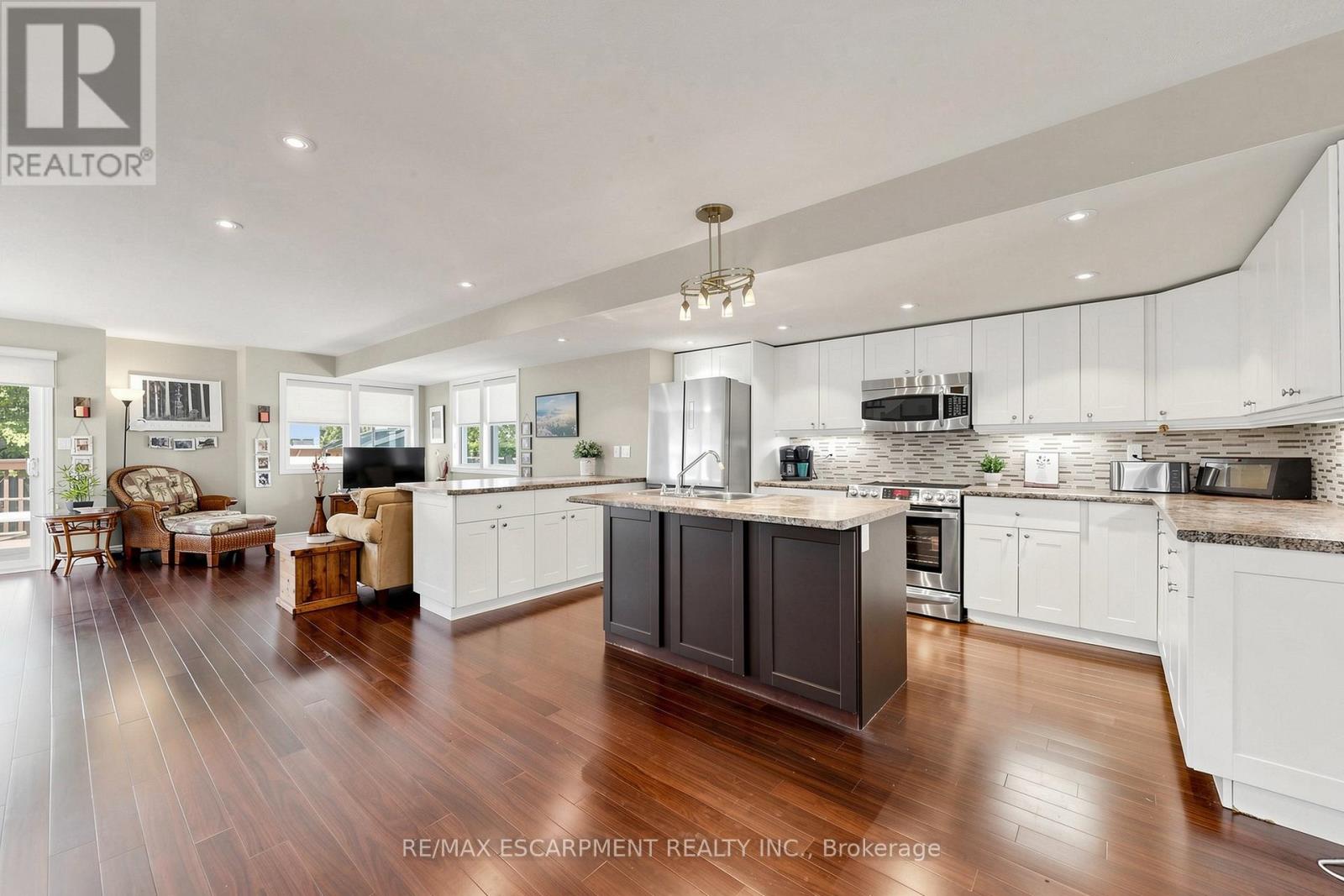 7 Windermere Avenue, Hamilton, Ontario  L8H 7G3 - Photo 8 - X13245474