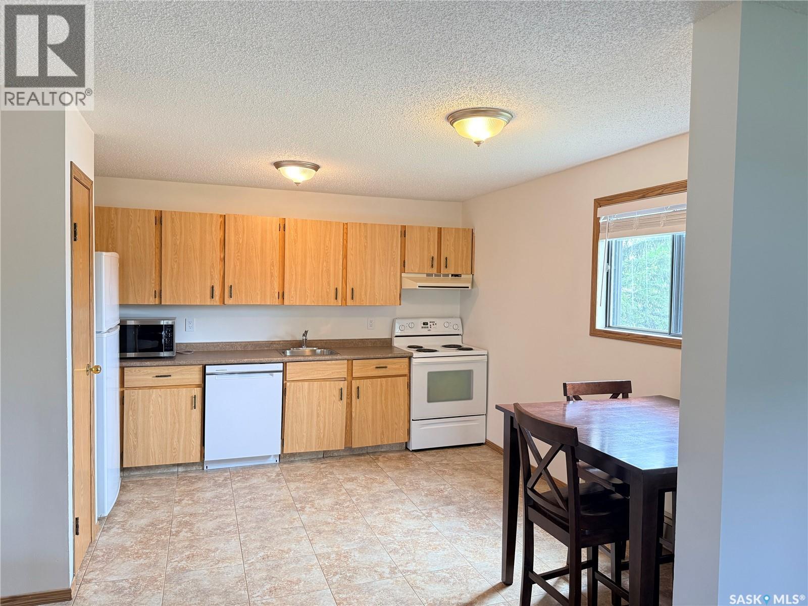 201 51 Wood Lily Drive, Moose Jaw, Saskatchewan  S6J 1H1 - Photo 4 - SK038355