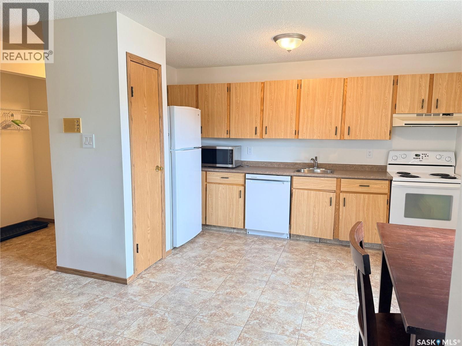 201 51 Wood Lily Drive, Moose Jaw, Saskatchewan  S6J 1H1 - Photo 5 - SK038355