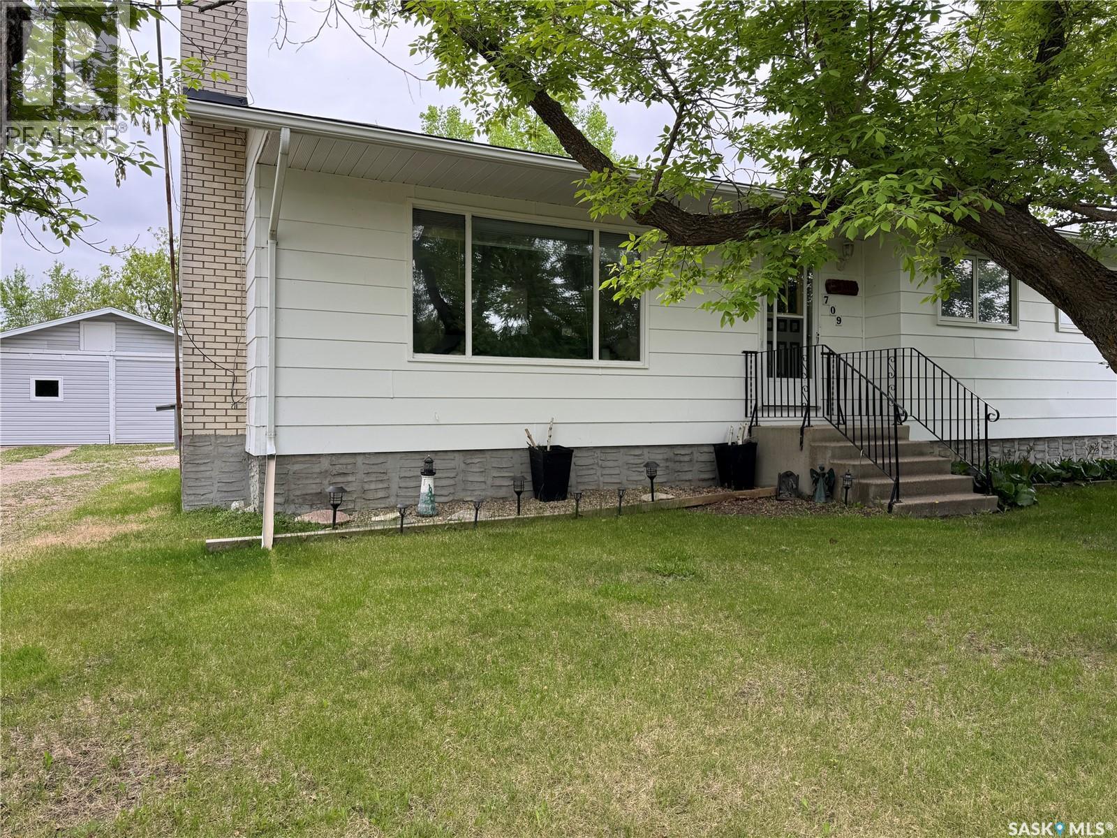 709 Broadway STREET, Foam Lake, Saskatchewan