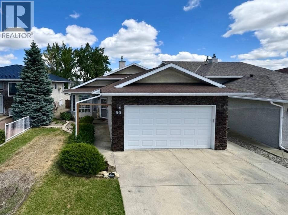 93 Heritage Crescent W, Lethbridge, Alberta  T1K 6X2 - Photo 2 - A2317590