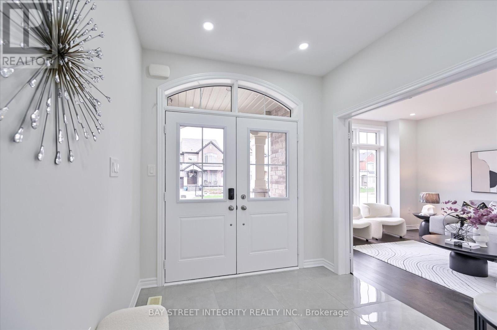 1726 Emberton Way, Innisfil, Ontario  L9S 0A8 - Photo 4 - N13245560