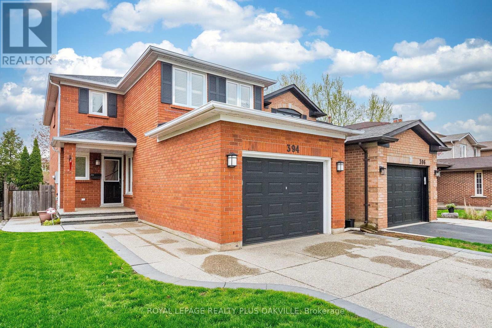 394 Maidstone Crescent, Oakville, Ontario  L6M 1A1 - Photo 2 - W13245512