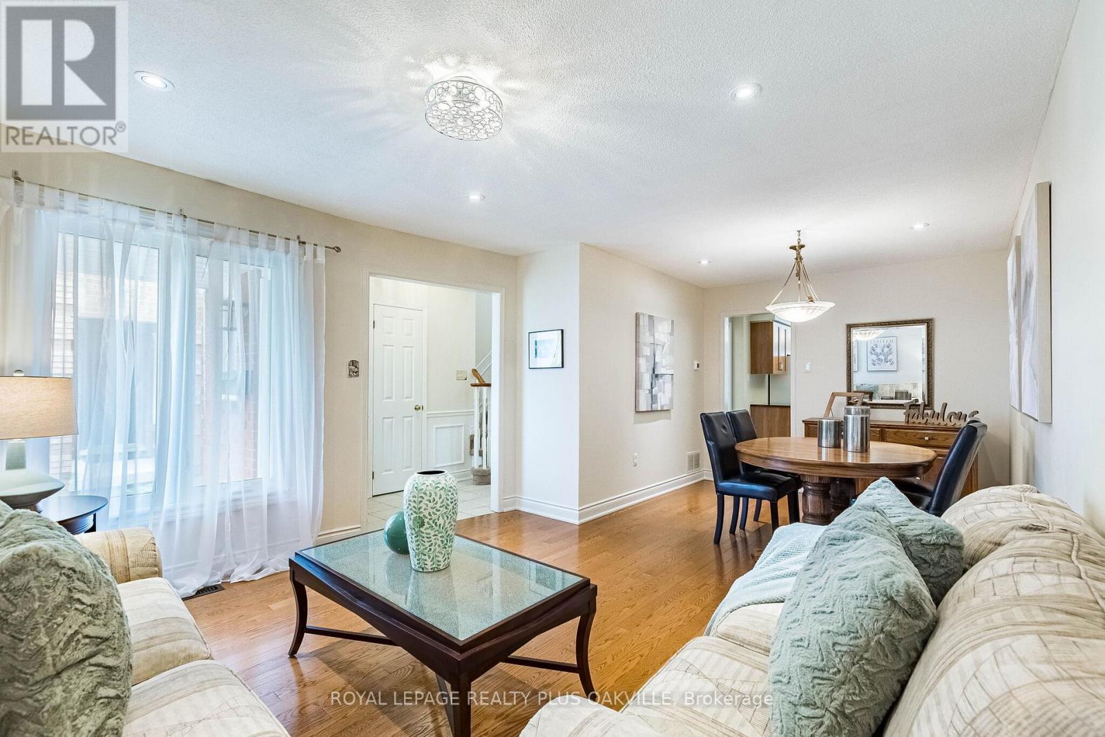 394 Maidstone Crescent, Oakville, Ontario  L6M 1A1 - Photo 8 - W13245512
