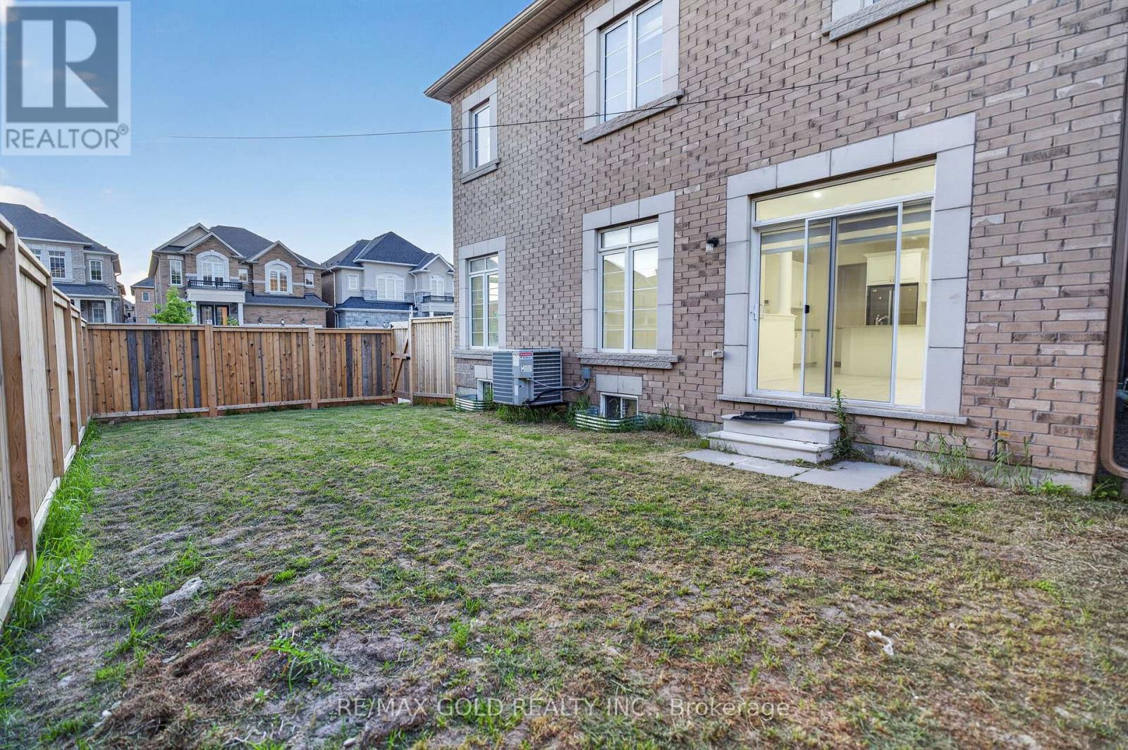 556 Brisdale Drive, Brampton, Ontario  L7A 0C3 - Photo 15 - W13245518