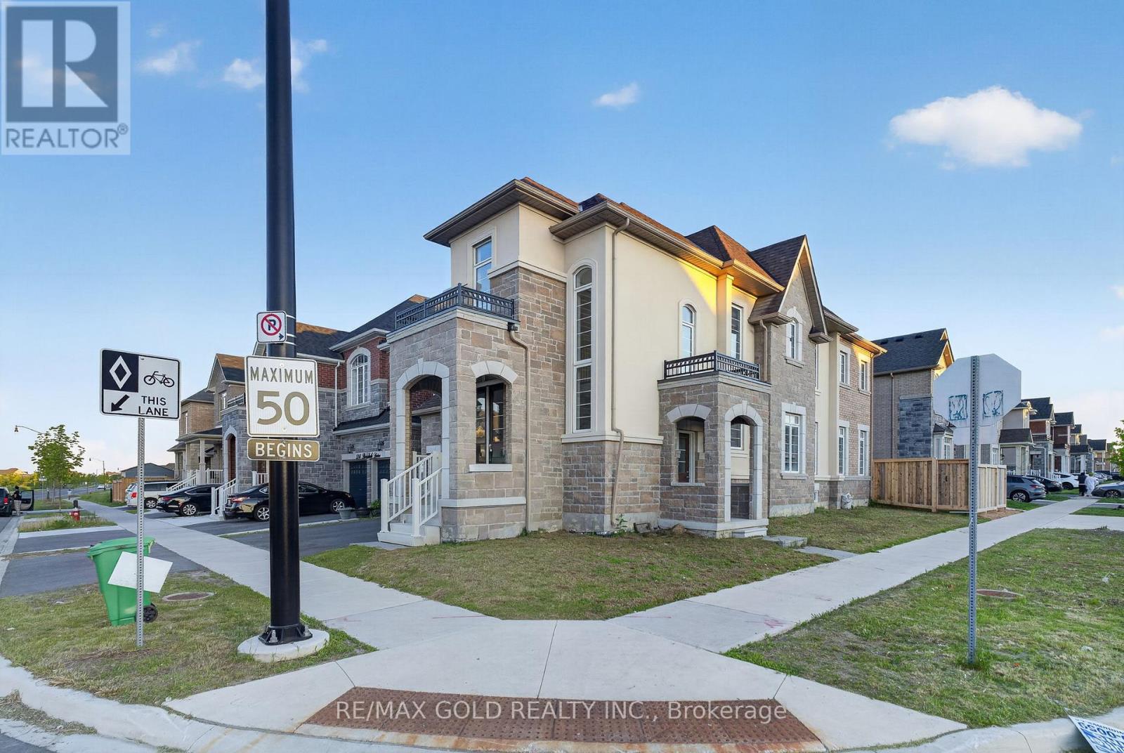 556 Brisdale Drive, Brampton, Ontario  L7A 0C3 - Photo 3 - W13245518