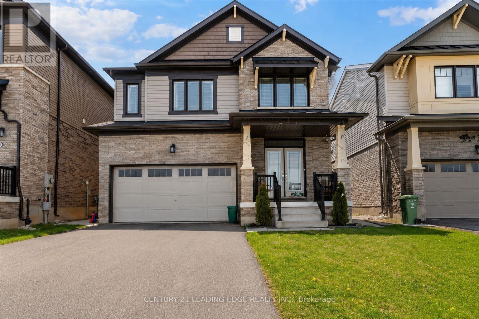 35 ROYAL COACHMAN WAY, Hamilton, Ontario