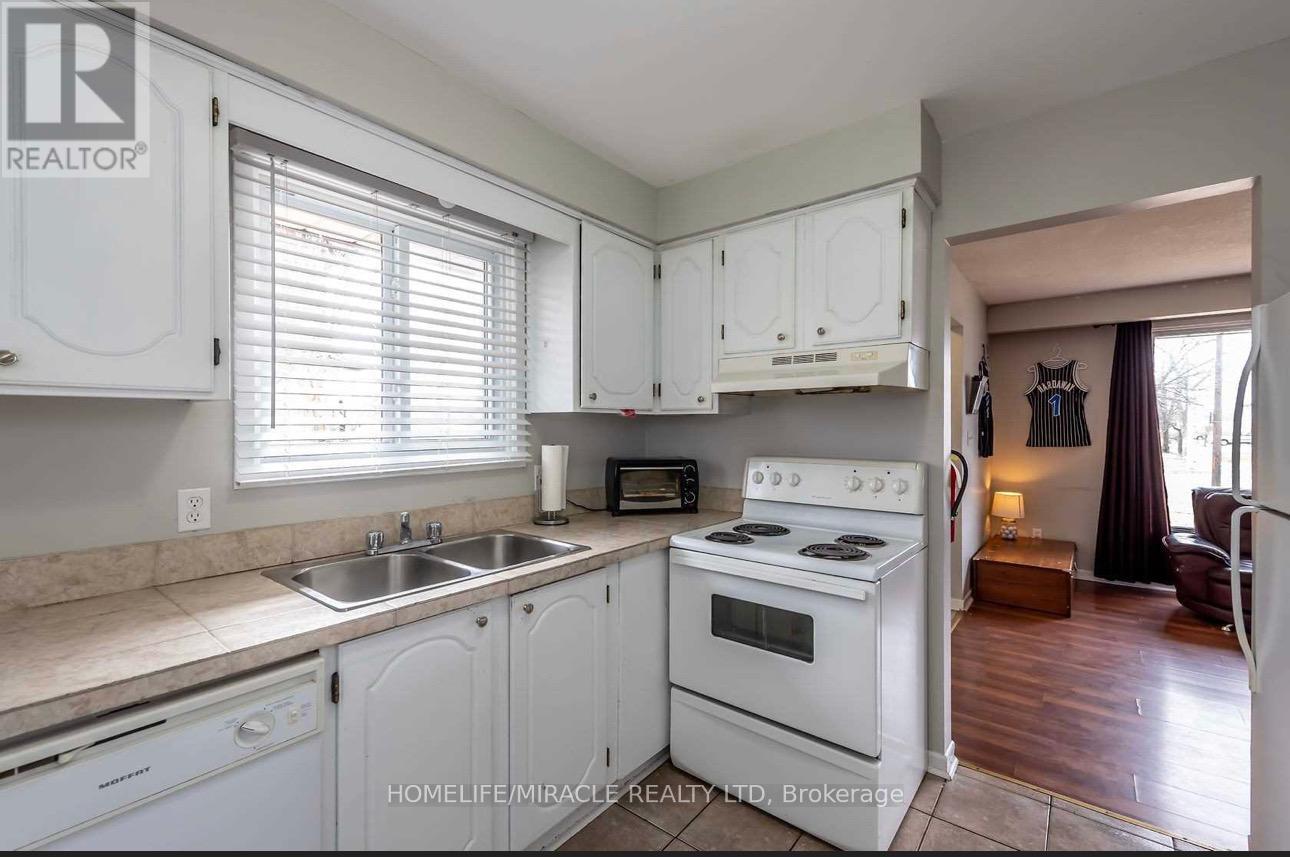 Main - 90 Tupper Drive, Thorold, Ontario  L2V 4C8 - Photo 4 - X13245582