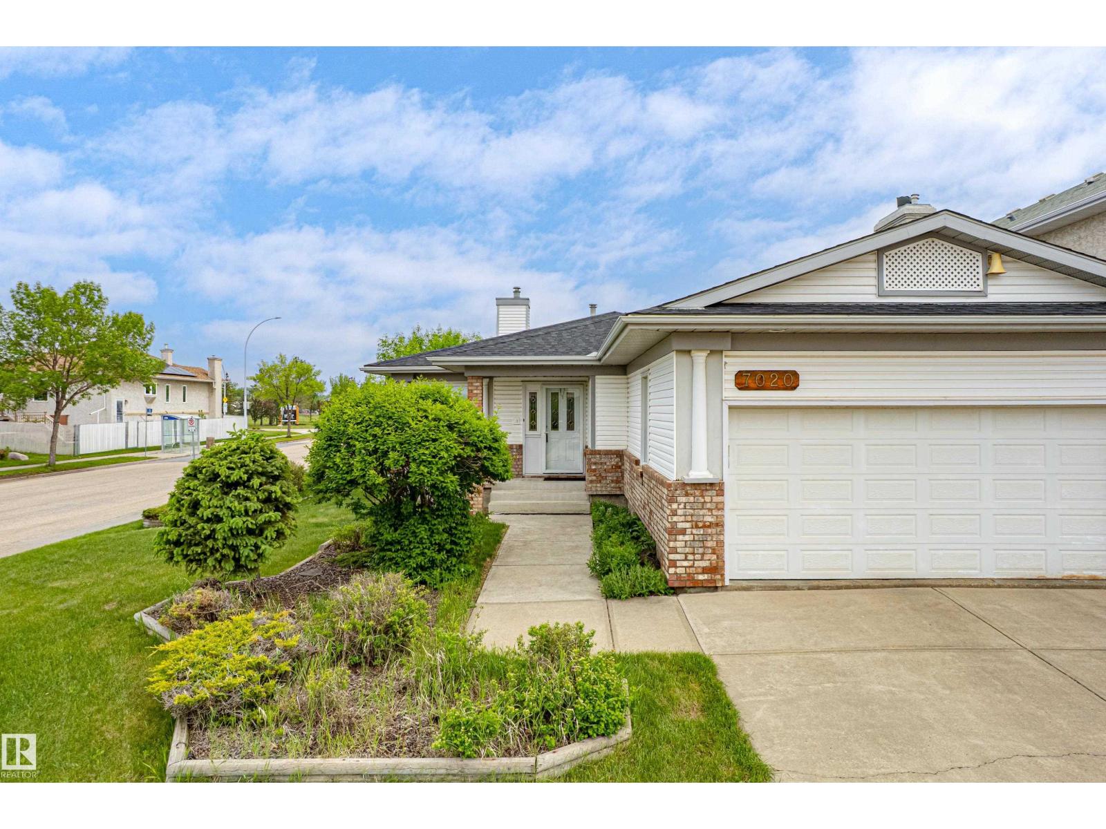 7020 157 AV NW, Edmonton, Alberta