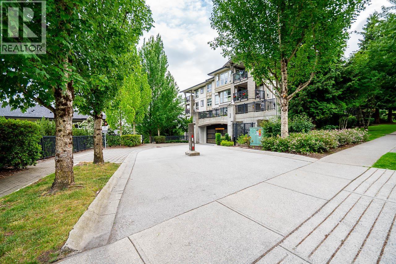 201 3082 Dayanee Springs Boulevard, Coquitlam, British Columbia  V3E 0A3 - Photo 5 - R3119716