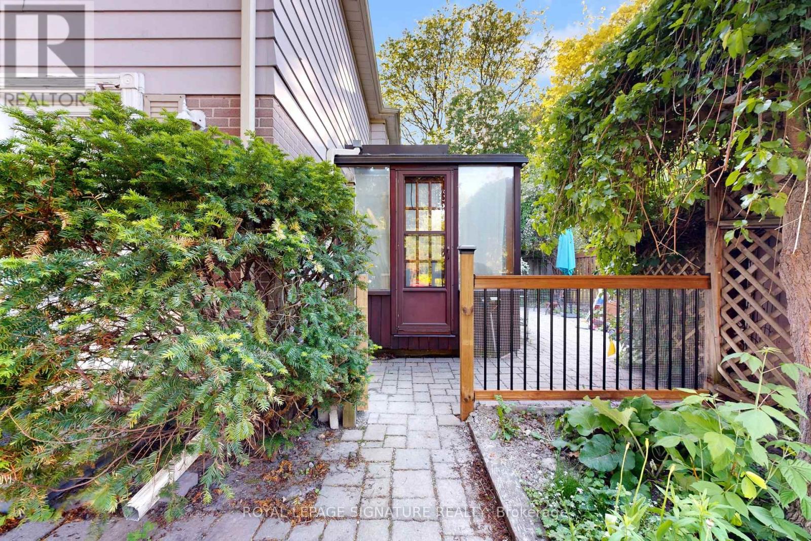 138 Spring Garden Avenue, Toronto, Ontario  M2N 3G5 - Photo 2 - C13243658