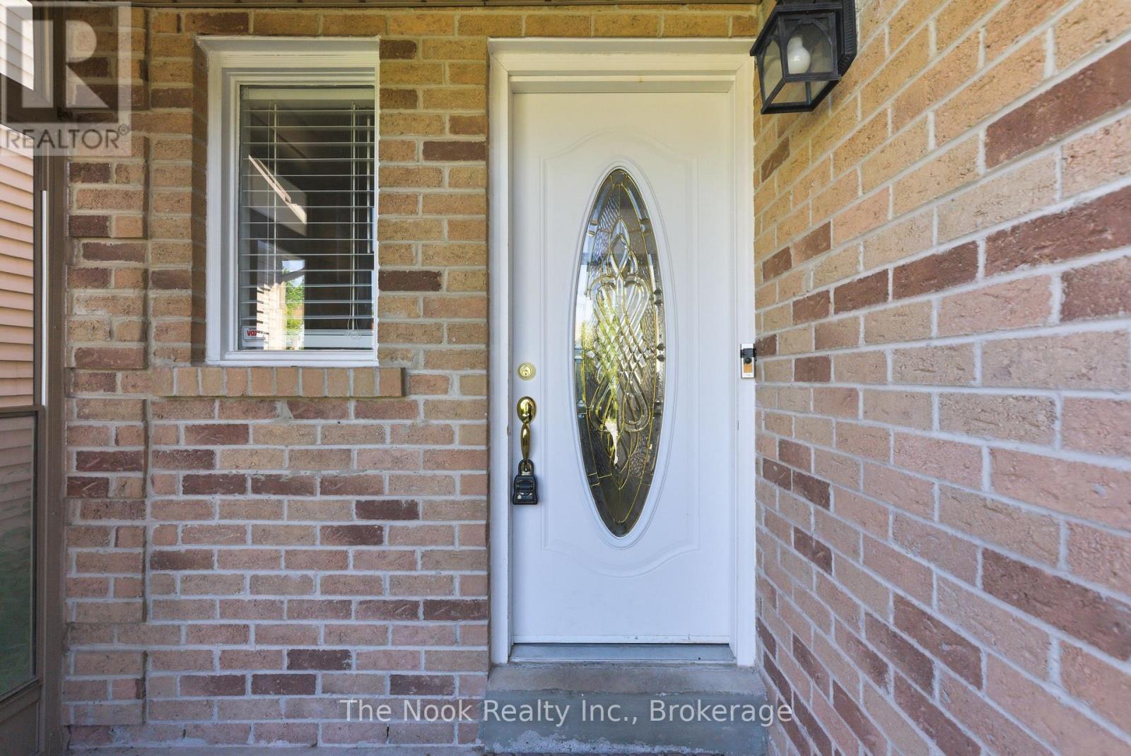 606 Cobblehill Drive, Oshawa, Ontario  L1K 1R4 - Photo 4 - E13125062