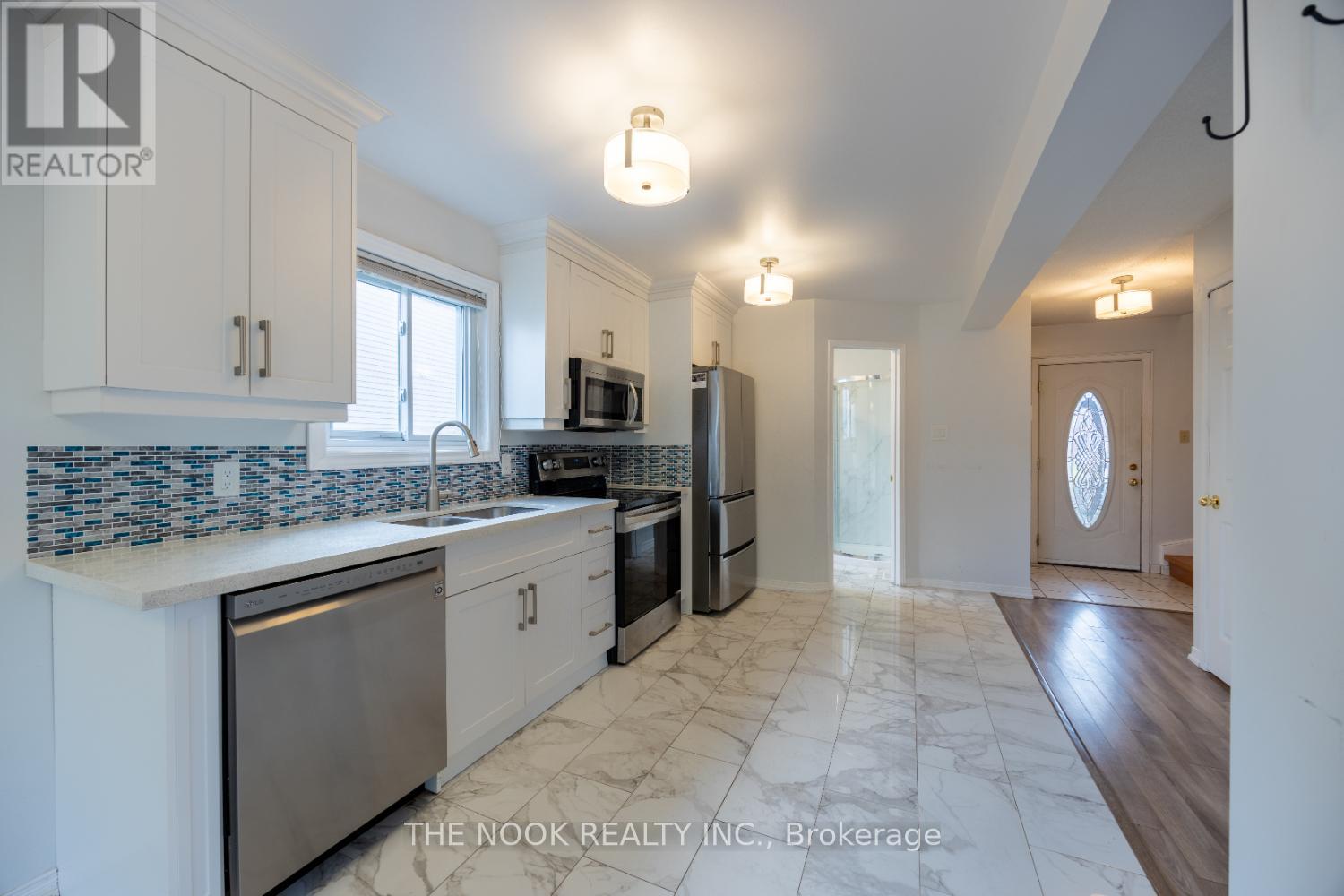 606 Cobblehill Drive, Oshawa, Ontario  L1K 1R4 - Photo 8 - E13125062