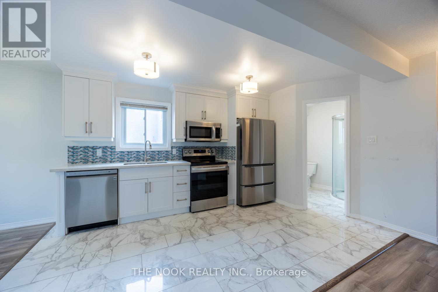 606 Cobblehill Drive, Oshawa, Ontario  L1K 1R4 - Photo 7 - E13125062