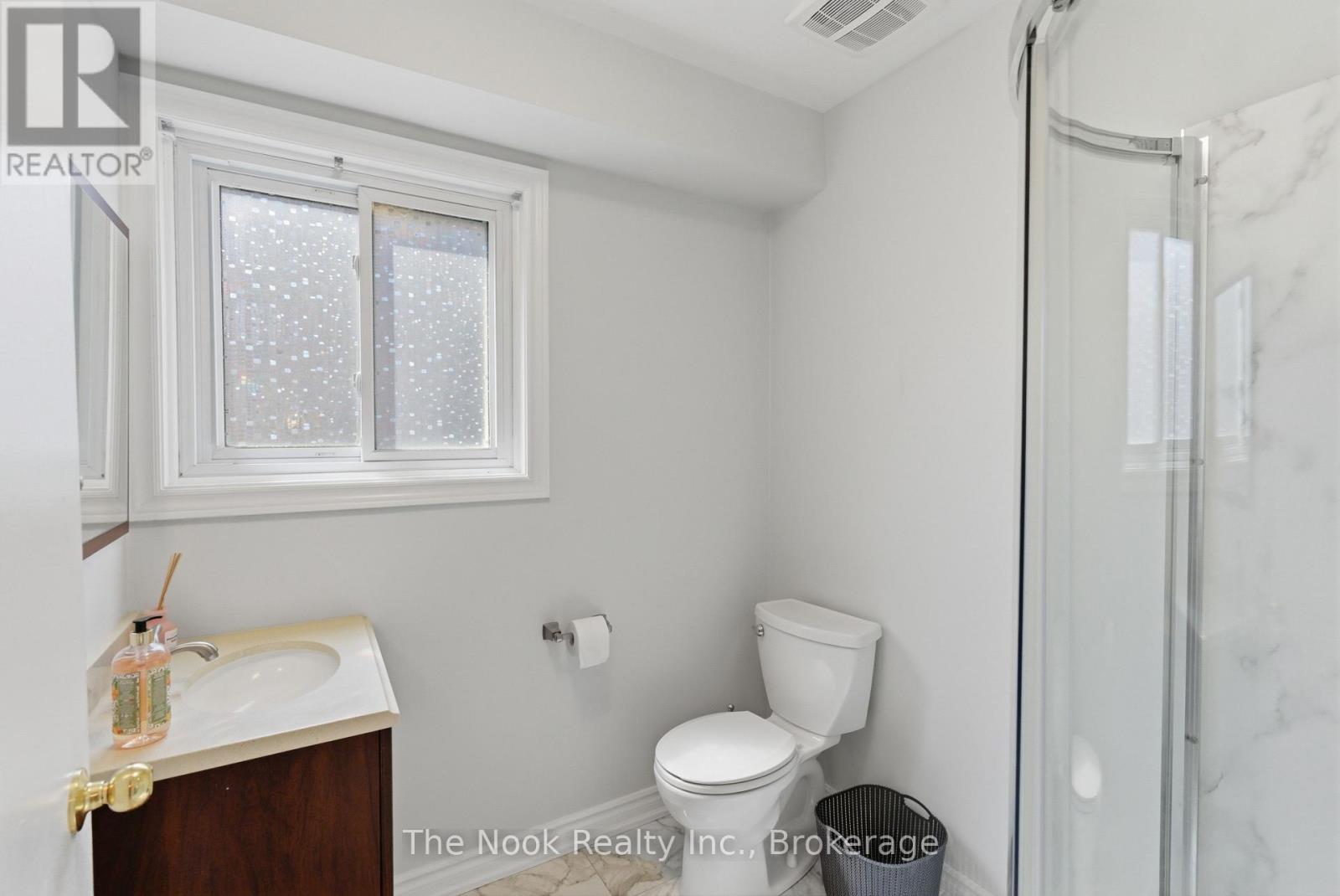 606 Cobblehill Drive, Oshawa, Ontario  L1K 1R4 - Photo 6 - E13125062