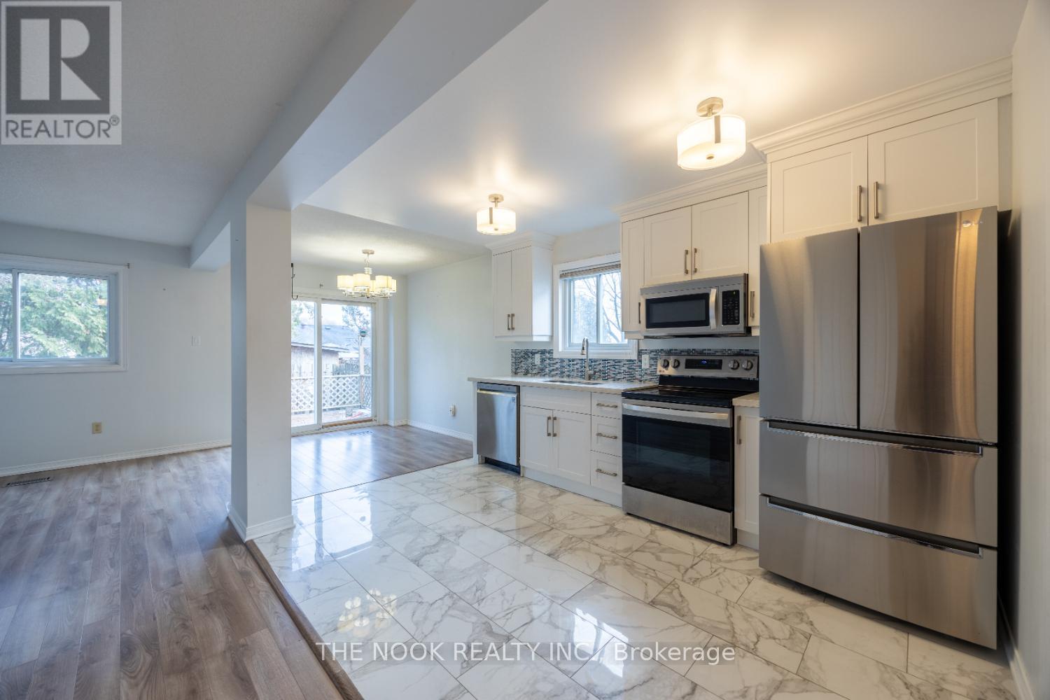 606 Cobblehill Drive, Oshawa, Ontario  L1K 1R4 - Photo 9 - E13125062