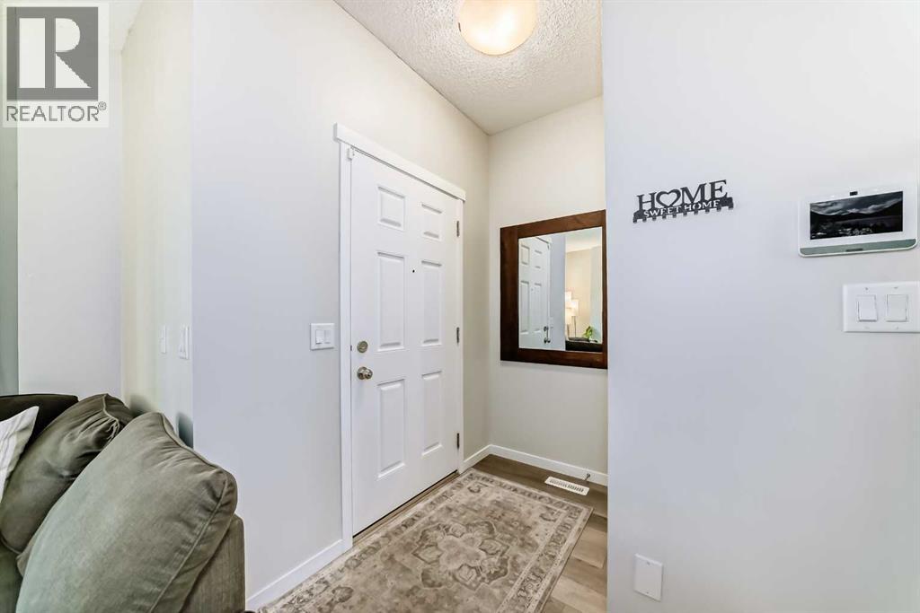 151 Copperpond Rise Se, Calgary, Alberta  T2Z 1J7 - Photo 4 - A2317812