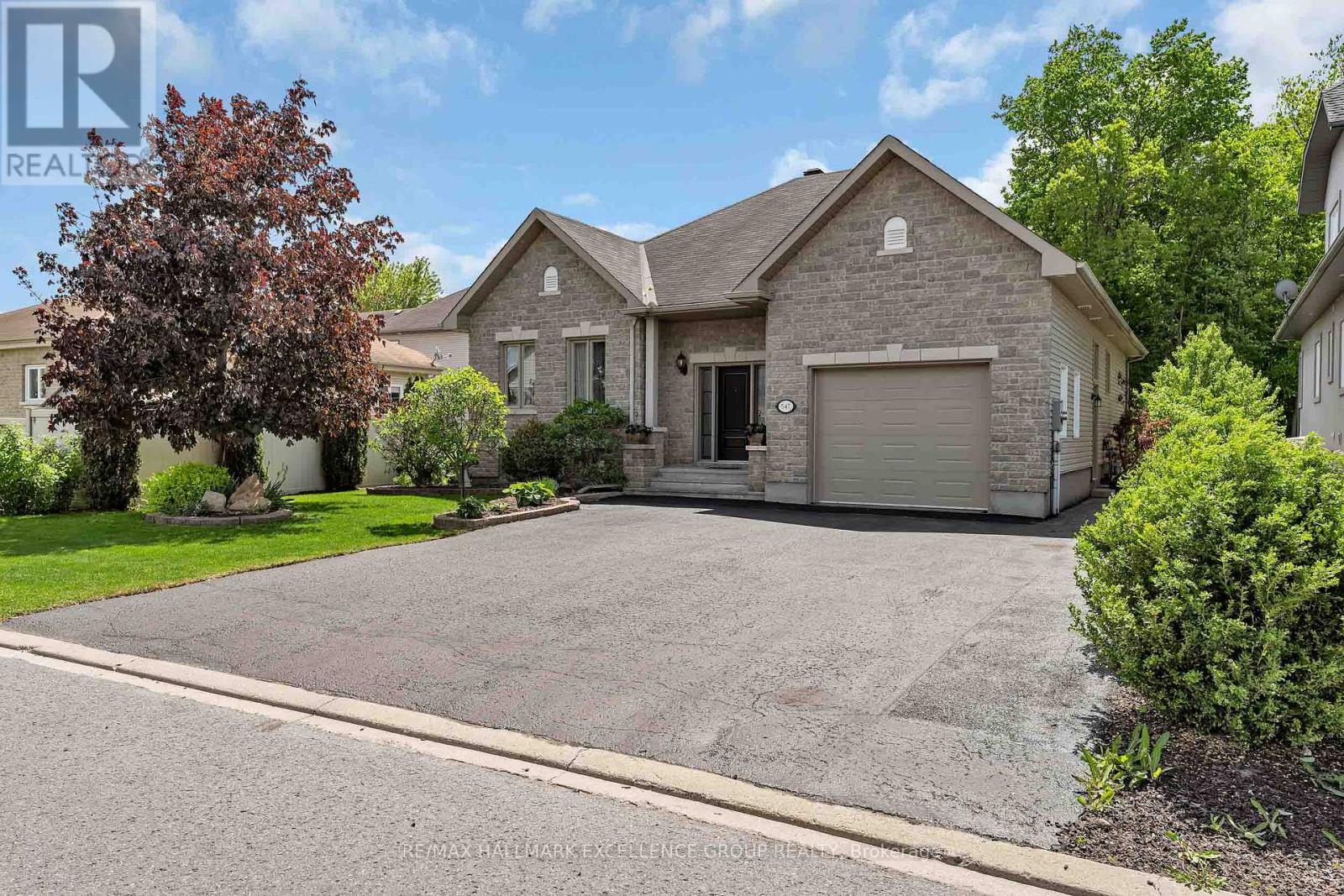 547 Emerald Street, Clarence-Rockland, Ontario  K4K 0C1 - Photo 2 - X13245658