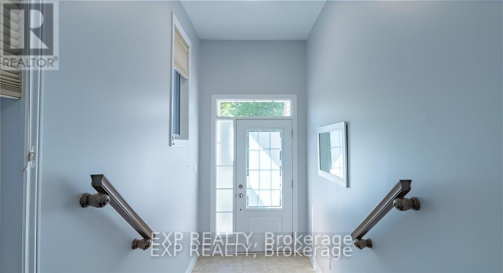 320 Autumnfield Street, Ottawa, Ontario  K2M 0J4 - Photo 2 - X13245690