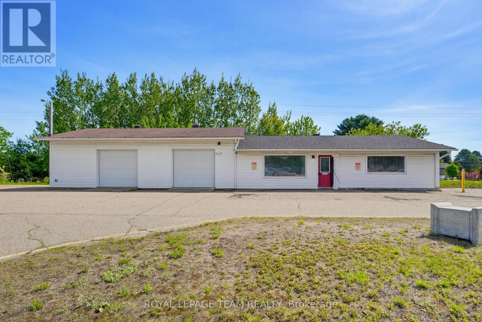 2427 Petawawa Boulevard, Petawawa, Ontario  K8H 2Z4 - Photo 4 - X13245724