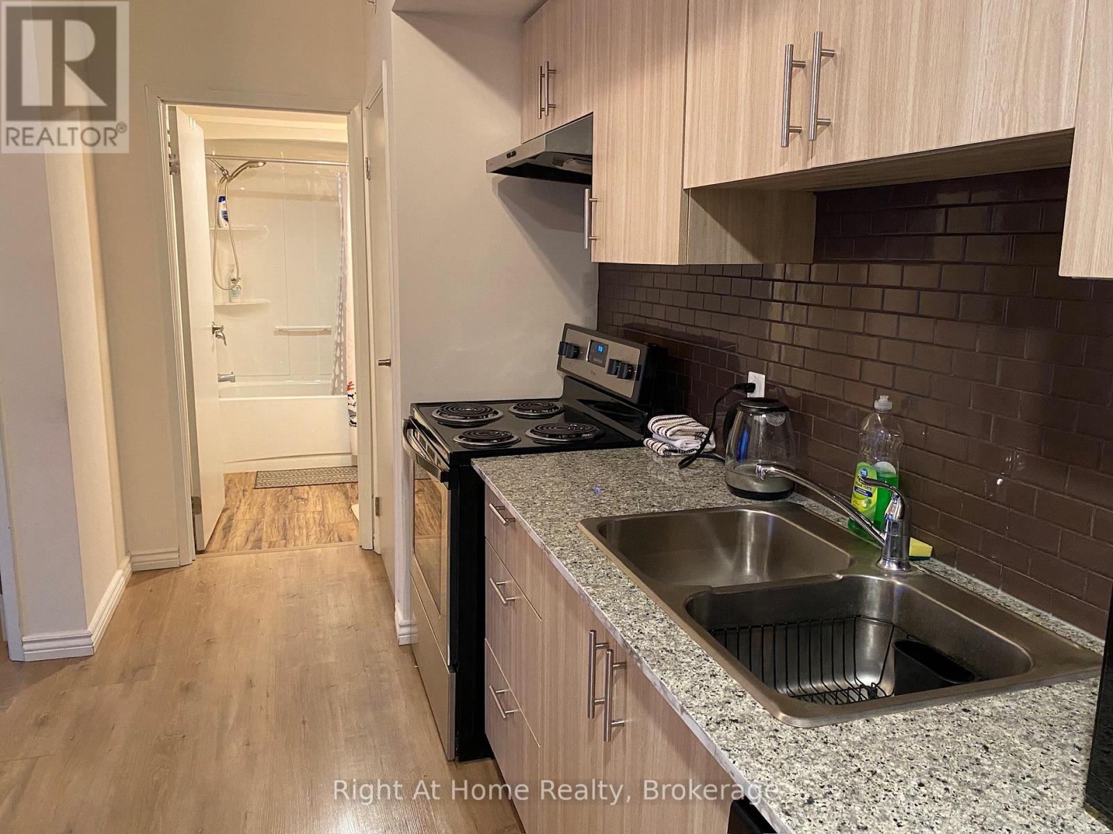 F213 - 275 Larch Street, Waterloo, Ontario  N2H 0J2 - Photo 2 - X13245662