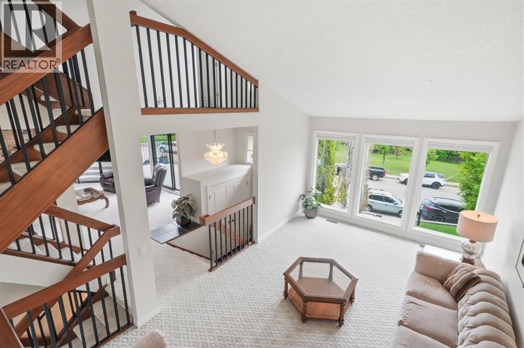 5807 Coach Hill Road SW, Calgary, Alberta  T3H 1E3 - Photo 5 - A2314860