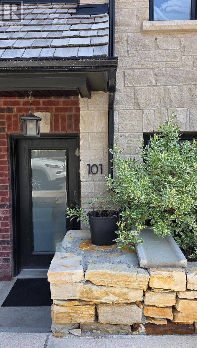 101 - 21 Wasdale Road, Mississauga, Ontario  L5M 2R2 - Photo 2 - W13238692