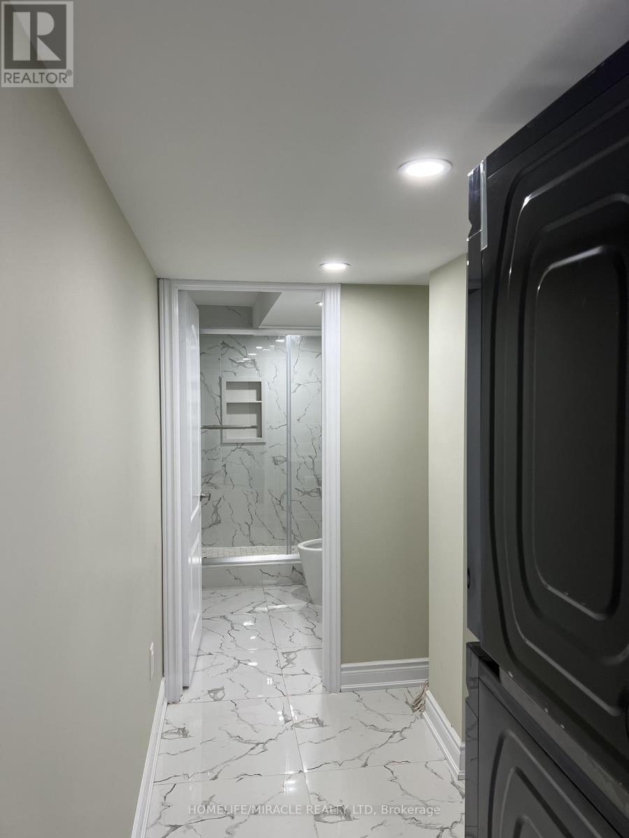 3021 Hollyberry Trail, Pickering, Ontario  L0H 1J0 - Photo 10 - E13245708