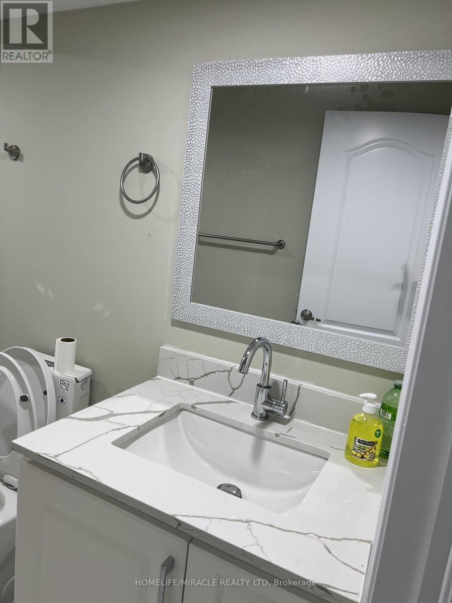 3021 Hollyberry Trail, Pickering, Ontario  L0H 1J0 - Photo 12 - E13245708