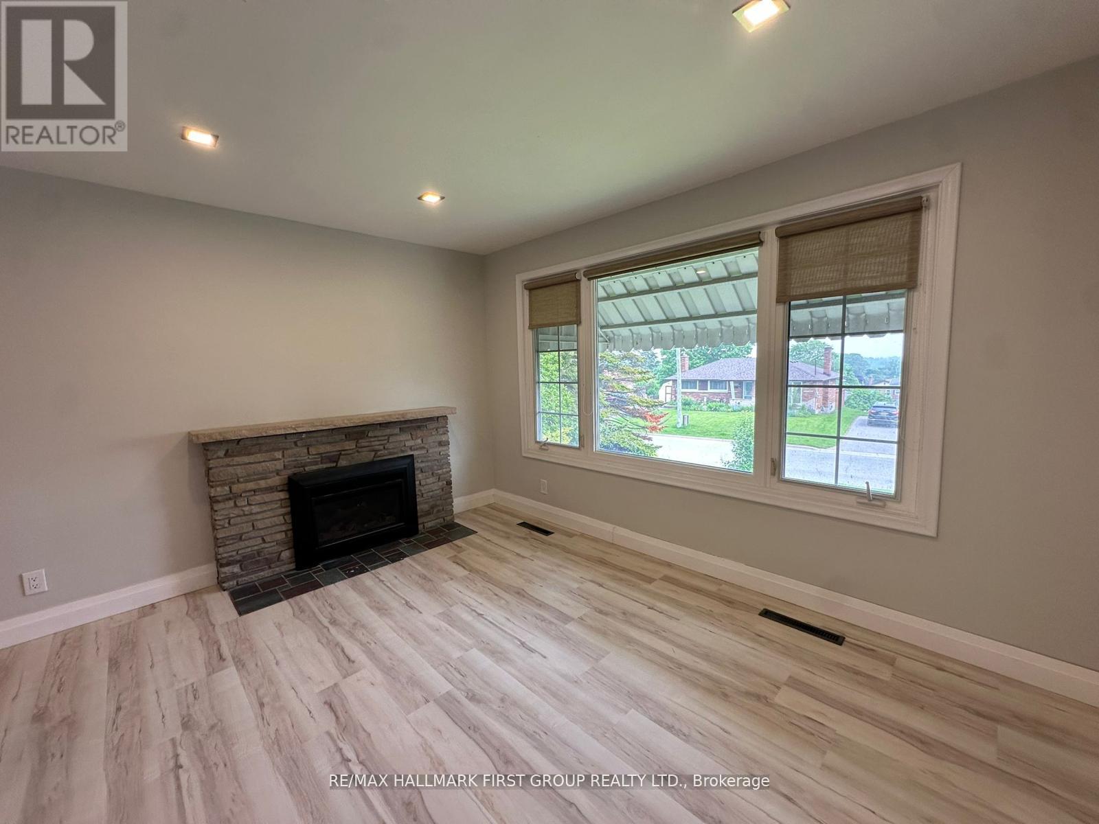 714 Tennyson Avenue, Oshawa, Ontario  L1H 3K4 - Photo 5 - E13245726