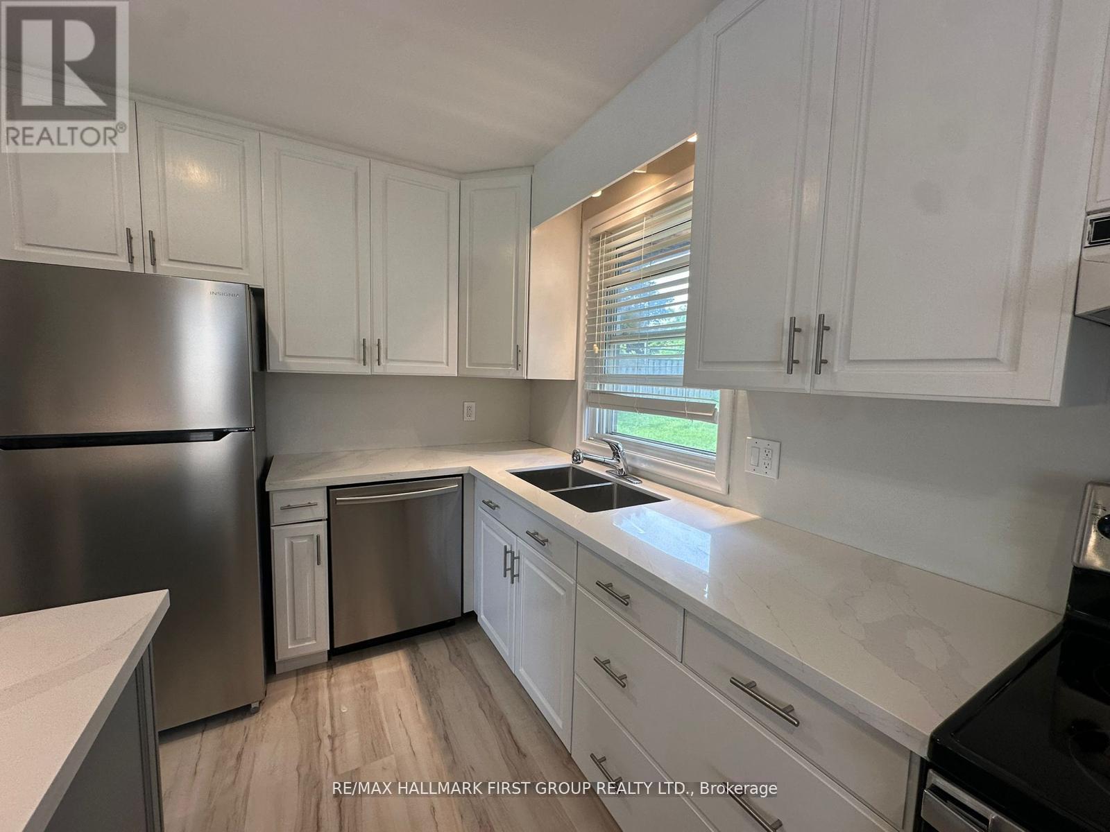 714 Tennyson Avenue, Oshawa, Ontario  L1H 3K4 - Photo 6 - E13245726