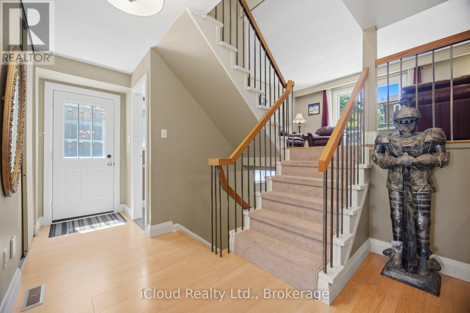 8 Lindridge Avenue, Brampton, Ontario  L6S 3W9 - Photo 13 - W13245698