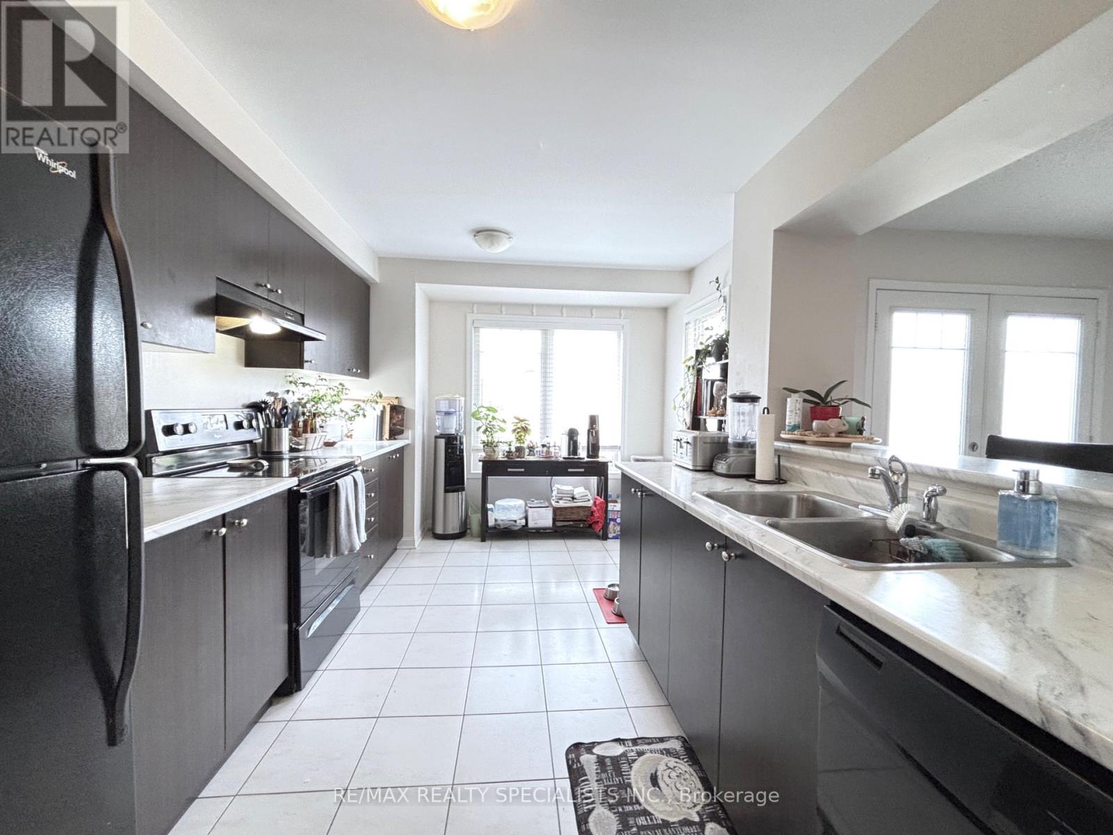230 Mortimer Crescent, Milton, Ontario L9T 8N7 - Photo 7 - W13245720