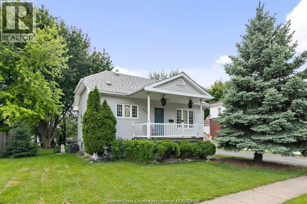 12341 ST. DENIS, Tecumseh, Ontario
