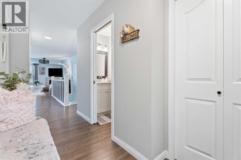 120 Mt Aberdeen Manor Se, Calgary, Alberta  T2Z 3N8 - Photo 5 - A2318004