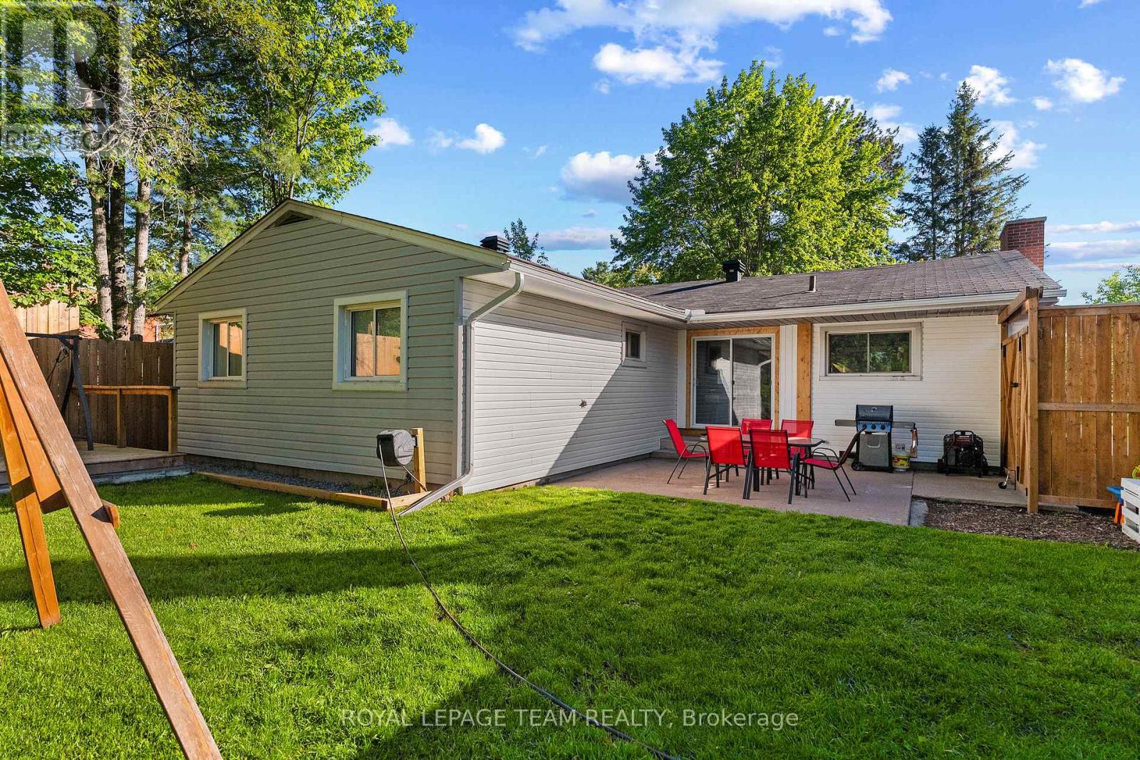 25 Frontenac Crescent, Deep River, Ontario  K0J 1P0 - Photo 33 - X12998834