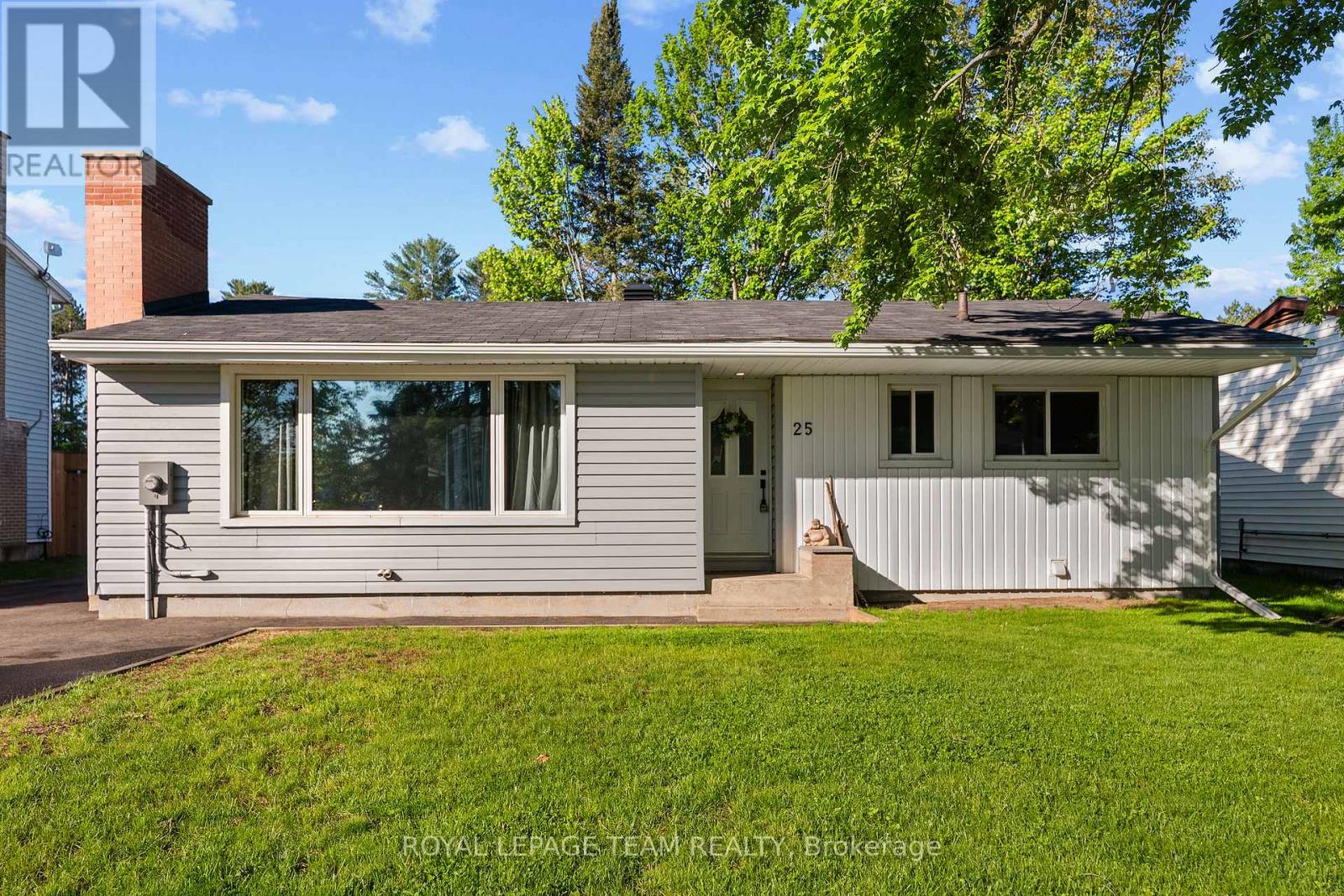 25 Frontenac Crescent, Deep River, Ontario  K0J 1P0 - Photo 3 - X12998834