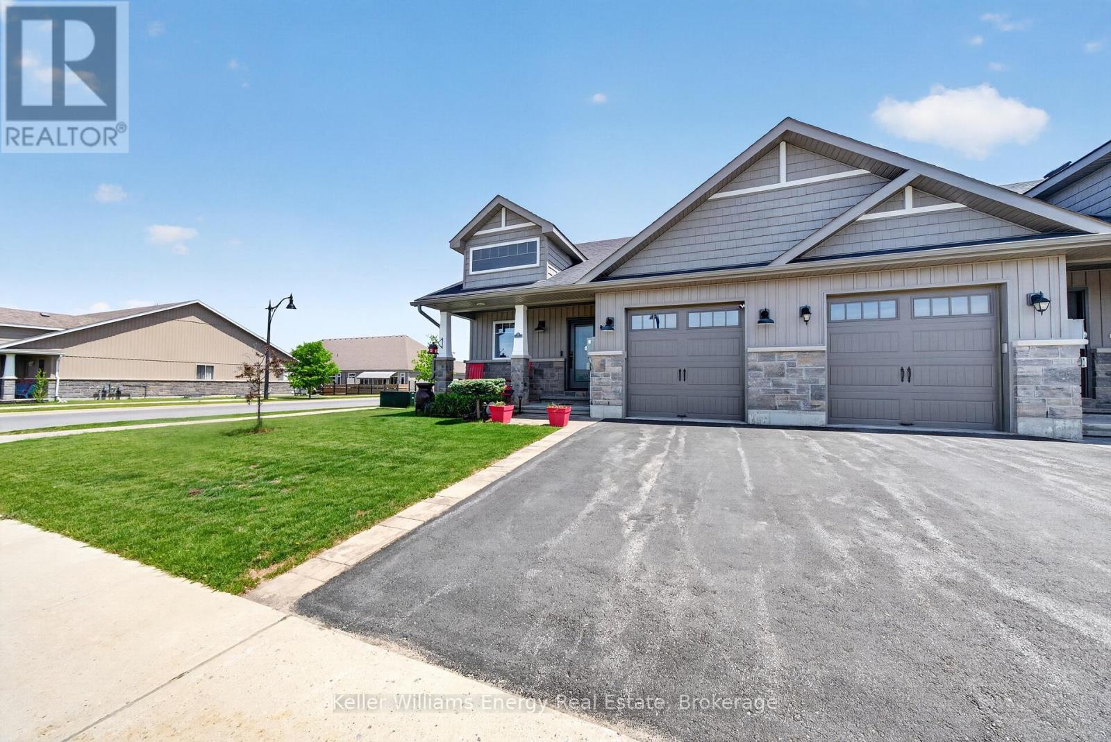 7 FARRINGTON CRESCENT, Prince Edward County, Ontario