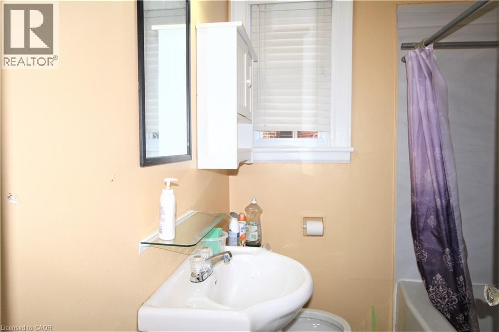 47 Marion Avenue S Unit# Main, Hamilton, Ontario  L8S 1T5 - Photo 12 - 40837012