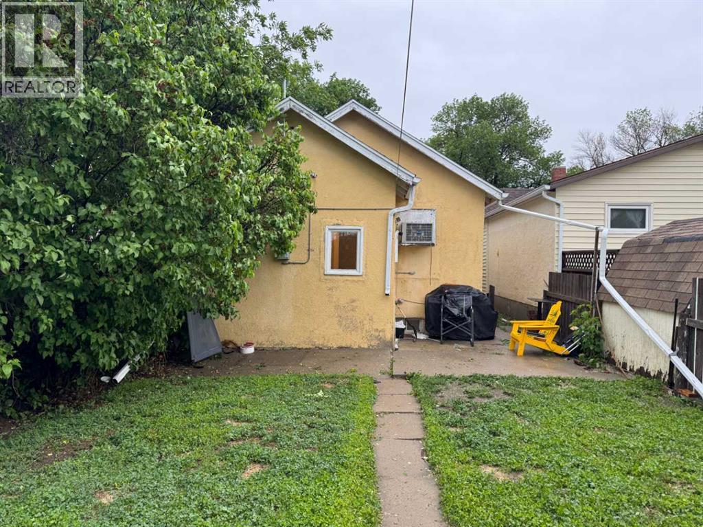 640 12 Street N, Lethbridge, Alberta  T1H 2H1 - Photo 2 - A2317600