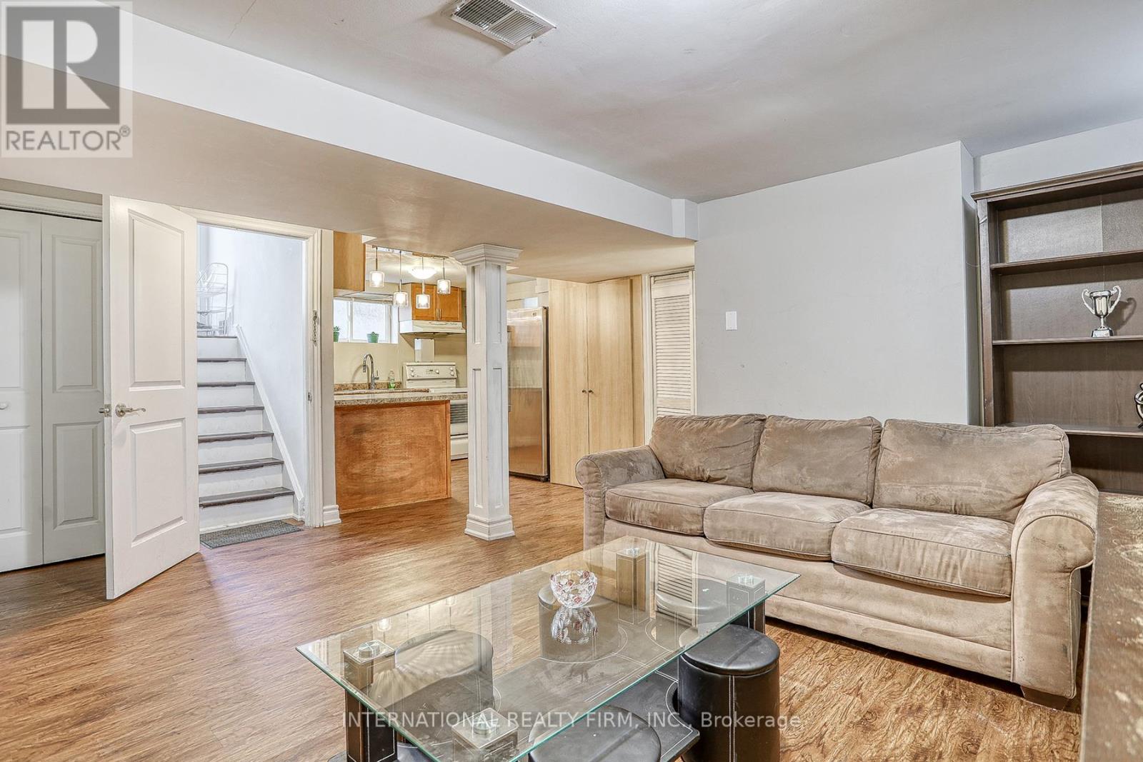 4 Yeomans Road, Toronto, Ontario  M3H 3J4 - Photo 2 - C13245822