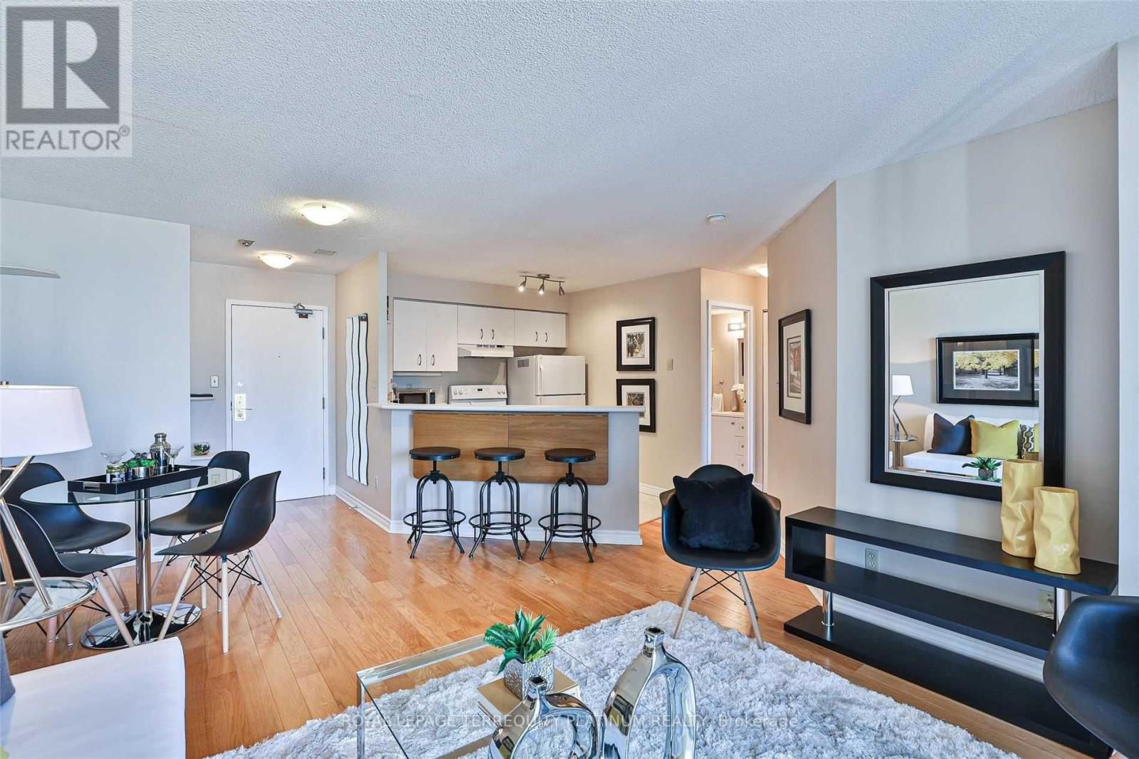 1801 - 25 Grenville Street, Toronto, Ontario  M4Y 2X5 - Photo 4 - C13245832
