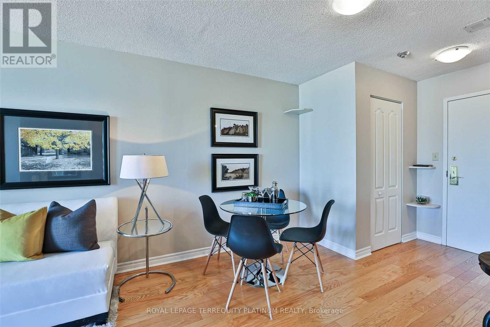 1801 - 25 Grenville Street, Toronto, Ontario  M4Y 2X5 - Photo 5 - C13245832