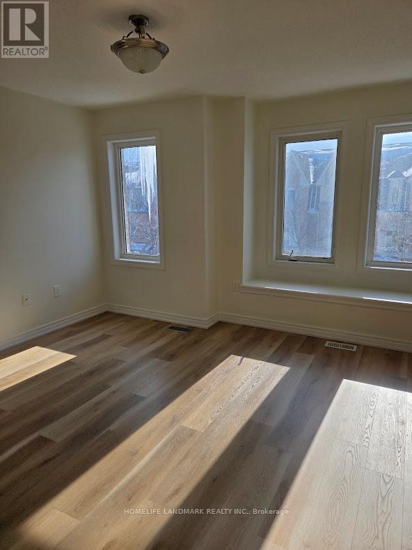 12 Kawneer Terrace, Toronto, Ontario  M1P 0C3 - Photo 2 - E13245810