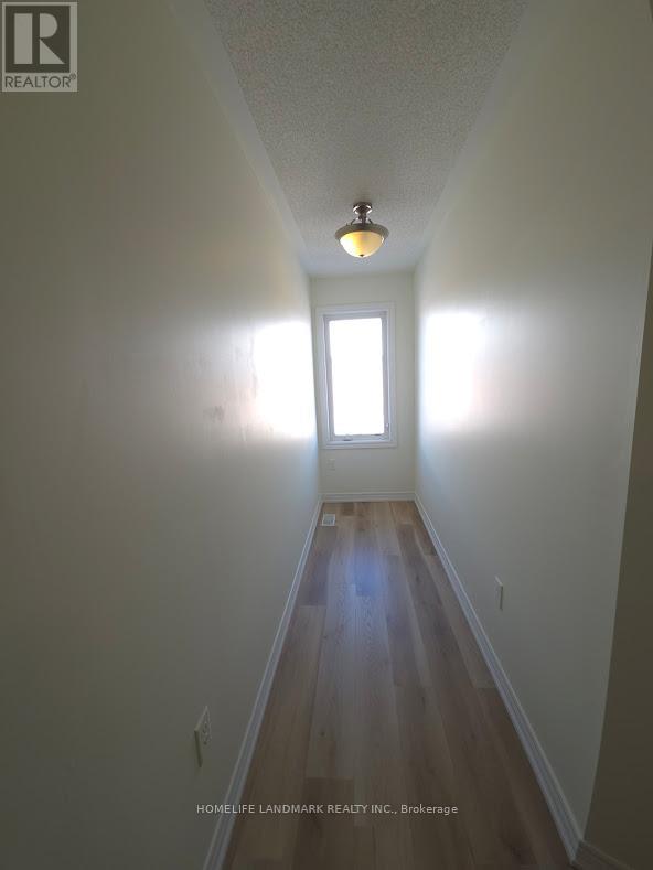 12 Kawneer Terrace, Toronto, Ontario  M1P 0C3 - Photo 5 - E13245810
