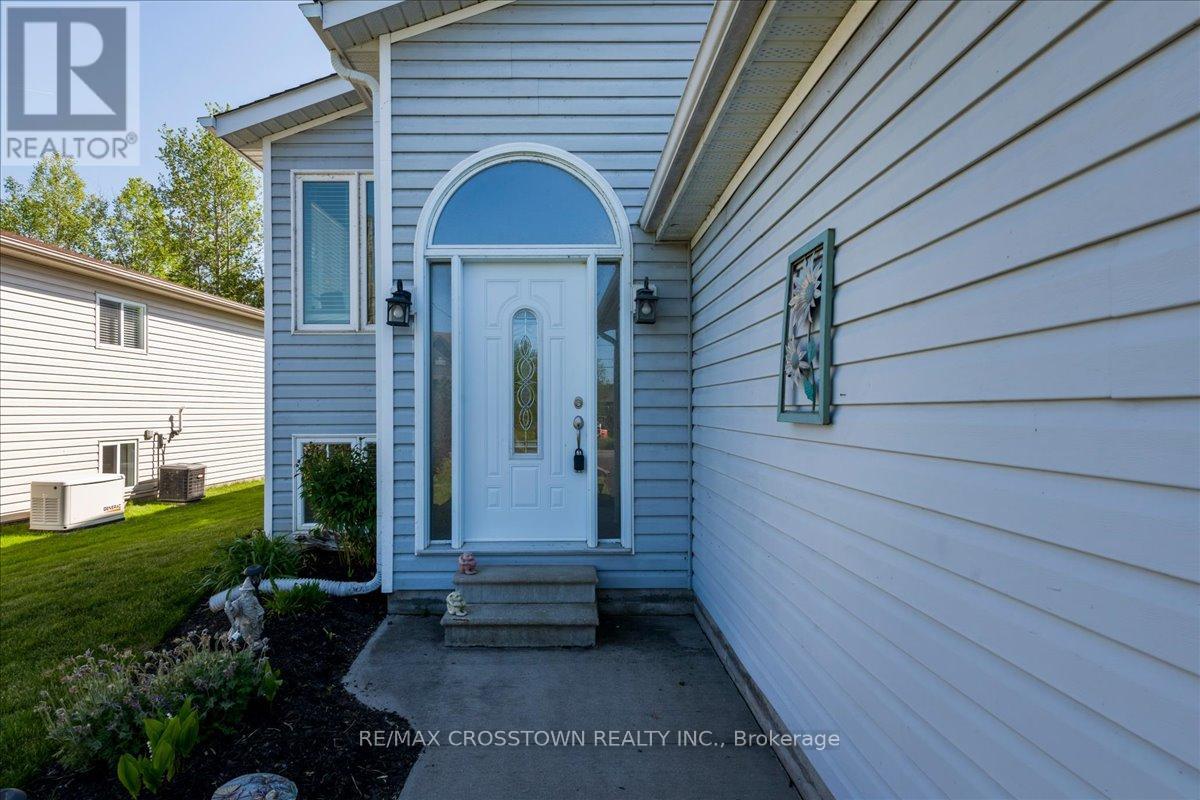 1170 Arnold Street, Innisfil, Ontario  L0L 1W0 - Photo 4 - N13245768